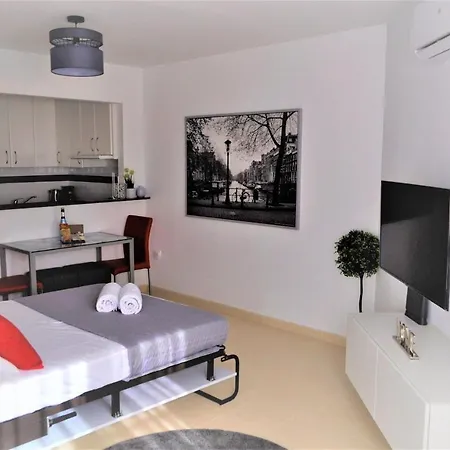 Studio In The Center Of Apartment
